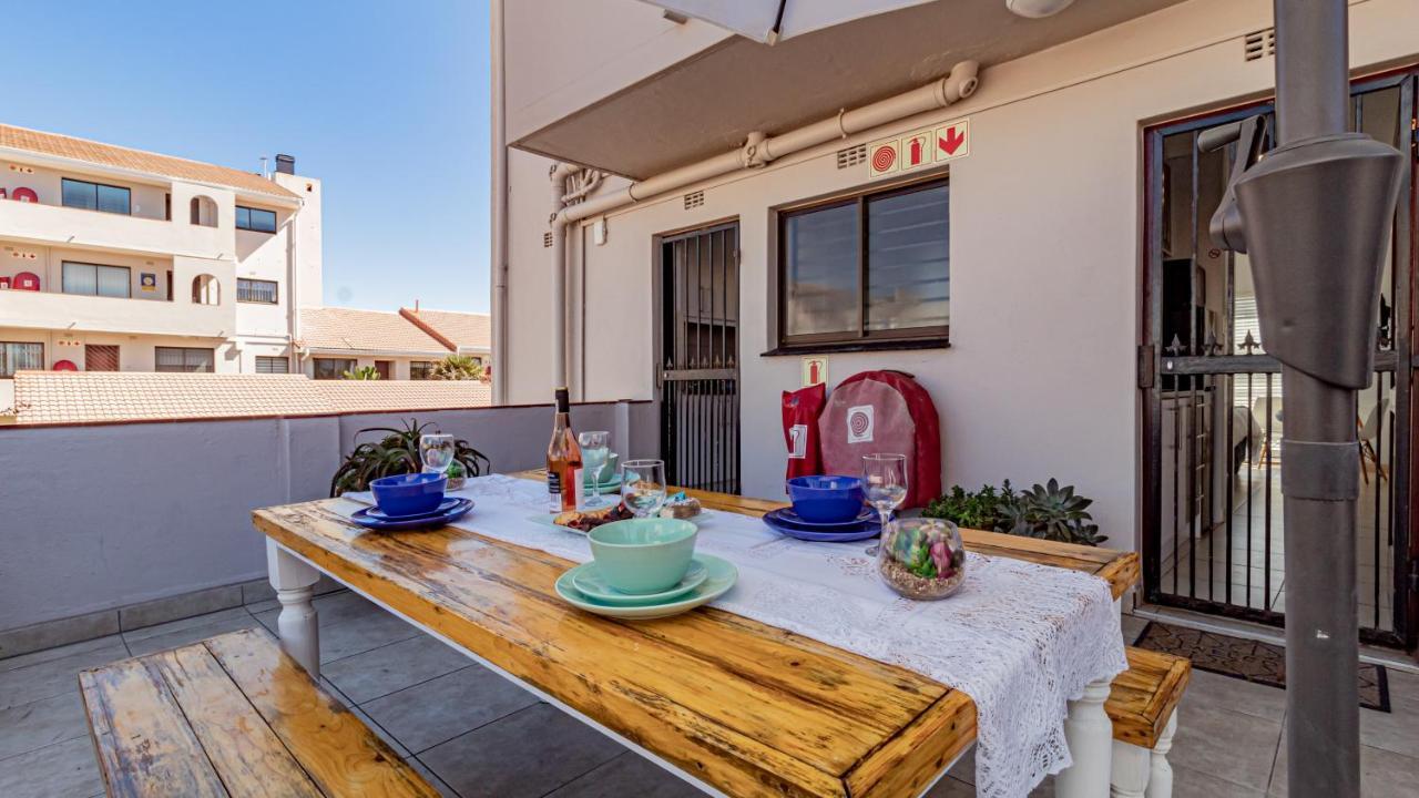 Sea Breeze Apartments Bloubergstrand Exterior photo